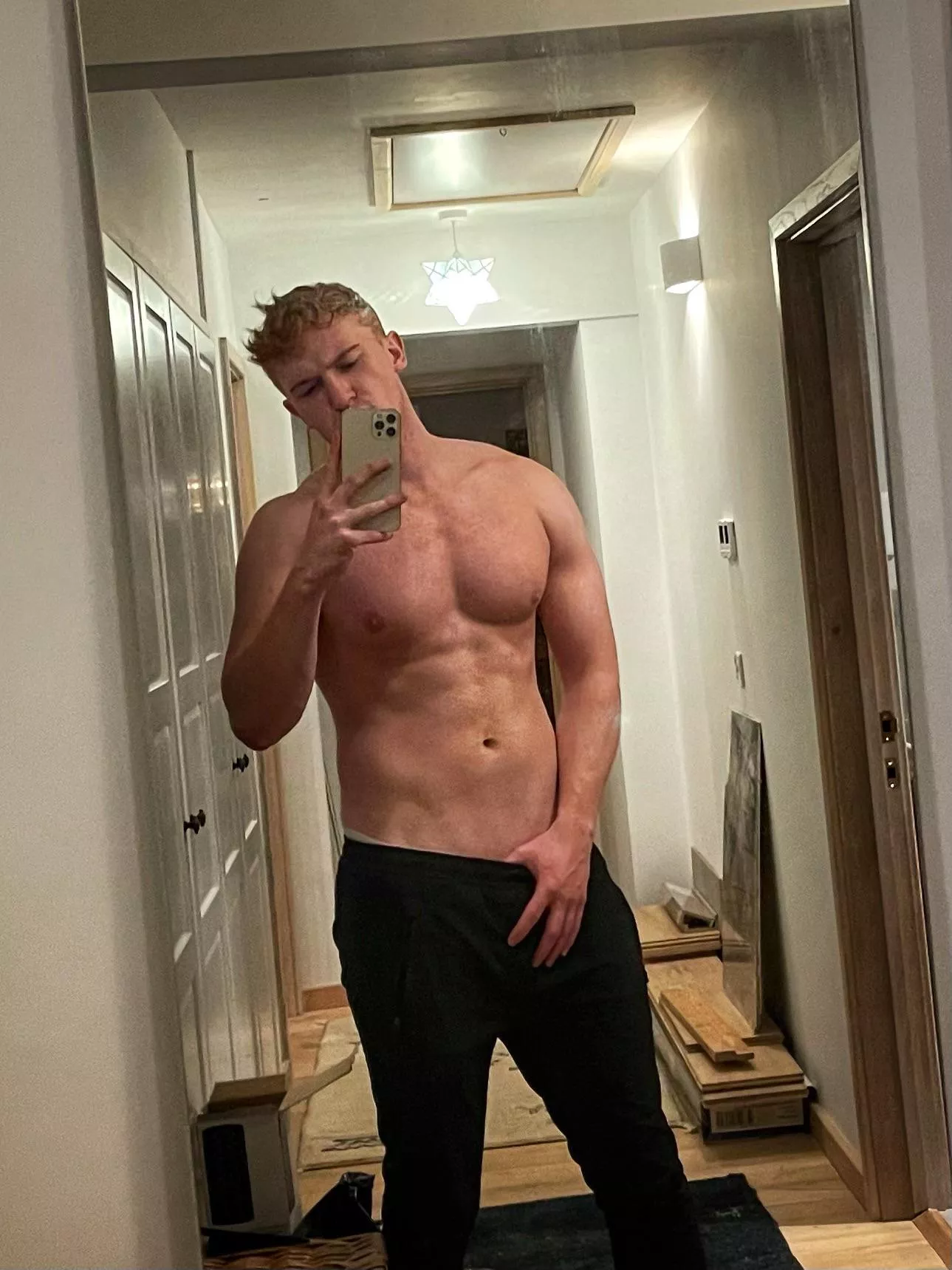 Got to love a dominant girl 😋 posted by Joseph_Sundr