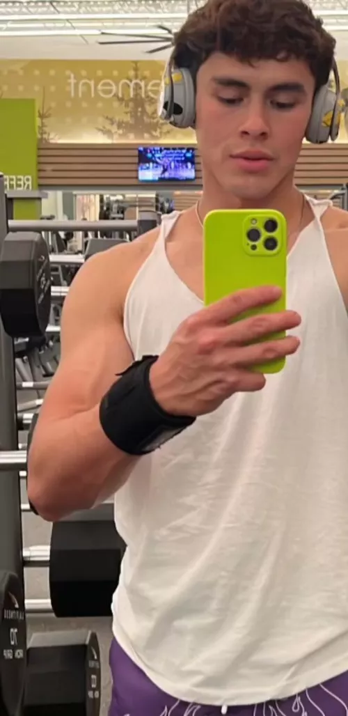 Gym time by 0hWaitWait