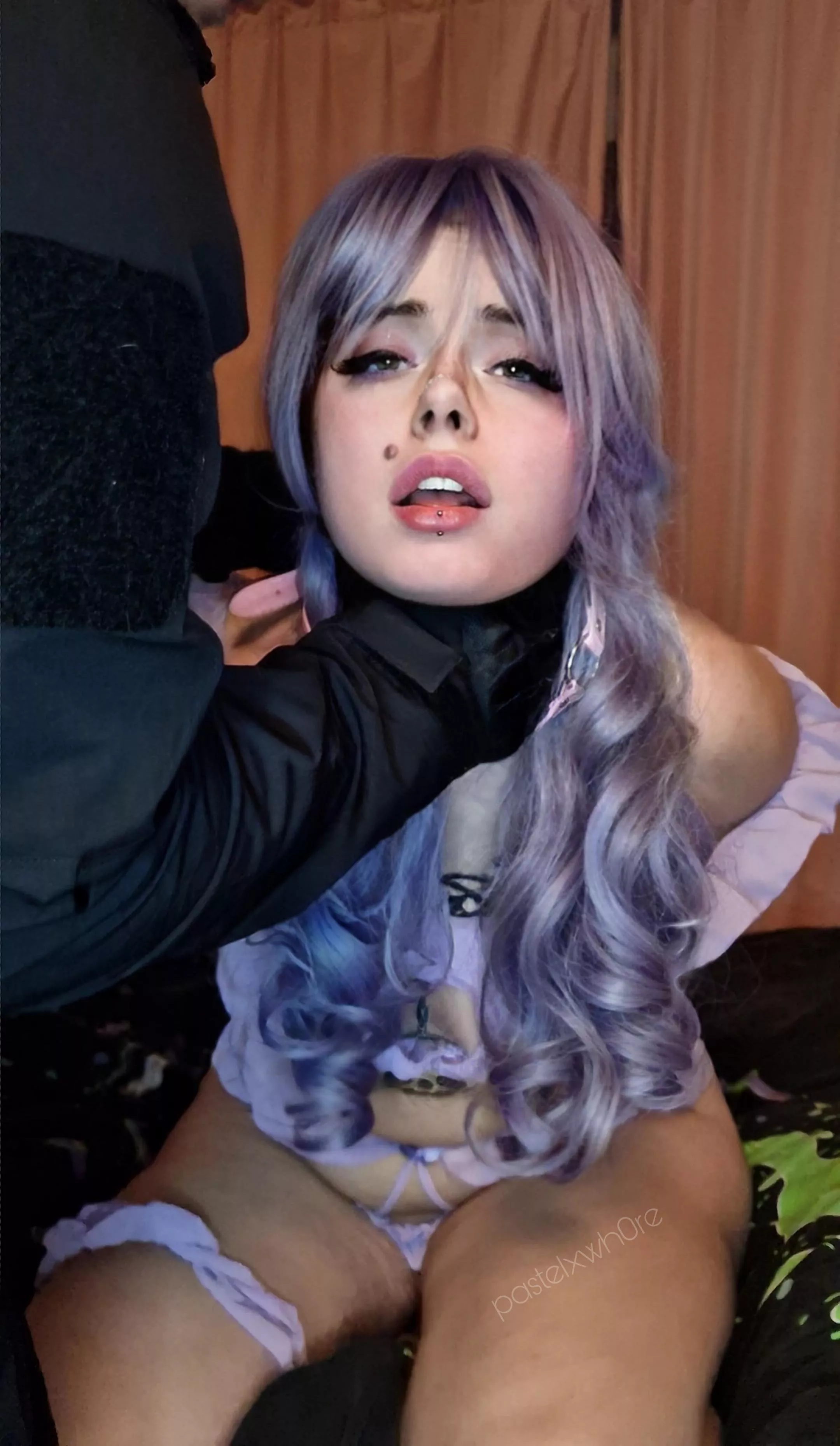 He takes my breath away 😋 [F][M] posted by pastelxwh0re