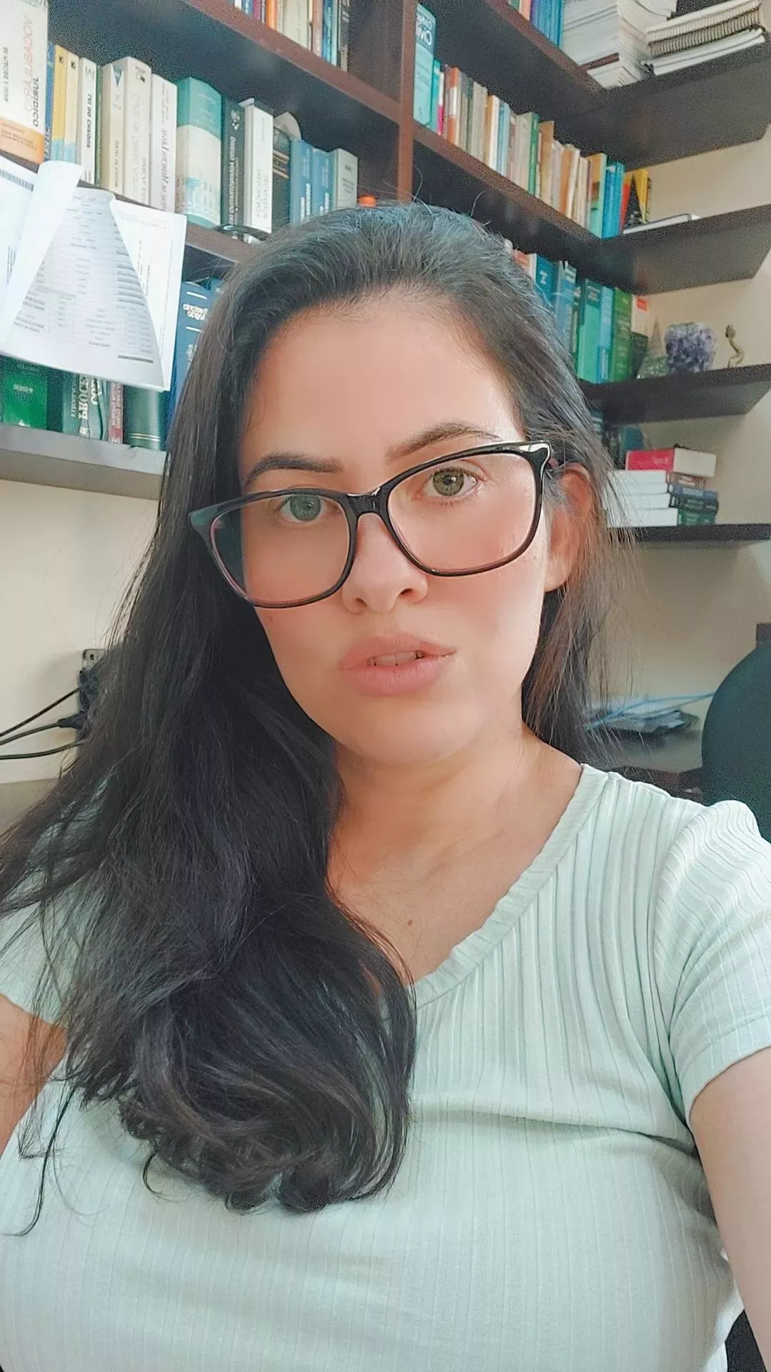 Hellooooo 🤓 posted by Isiscristine