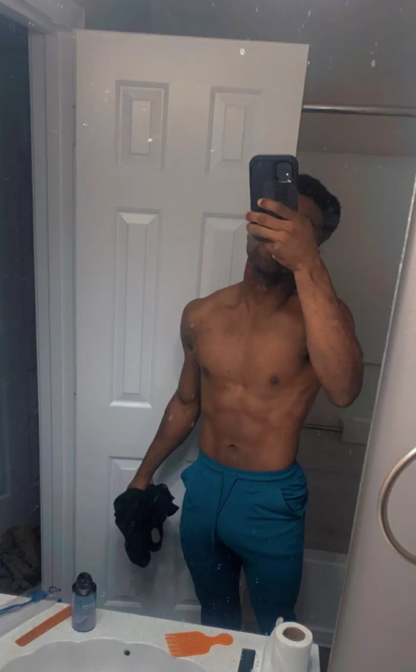 Heyo Hope you all have a fantastic morning/day/afternoon/evening/night Love you all ❤️❤️ posted by Friendly-oreo