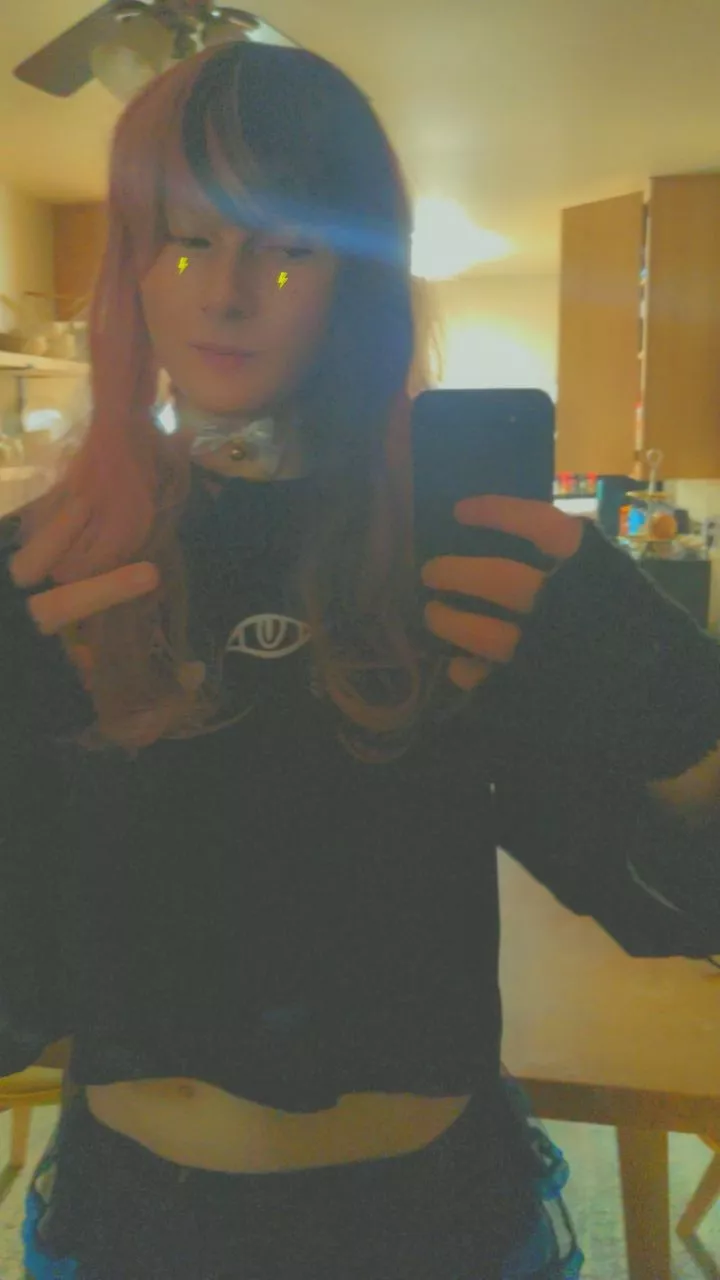 Hi (Say hi back :3) posted by EzraFemboy