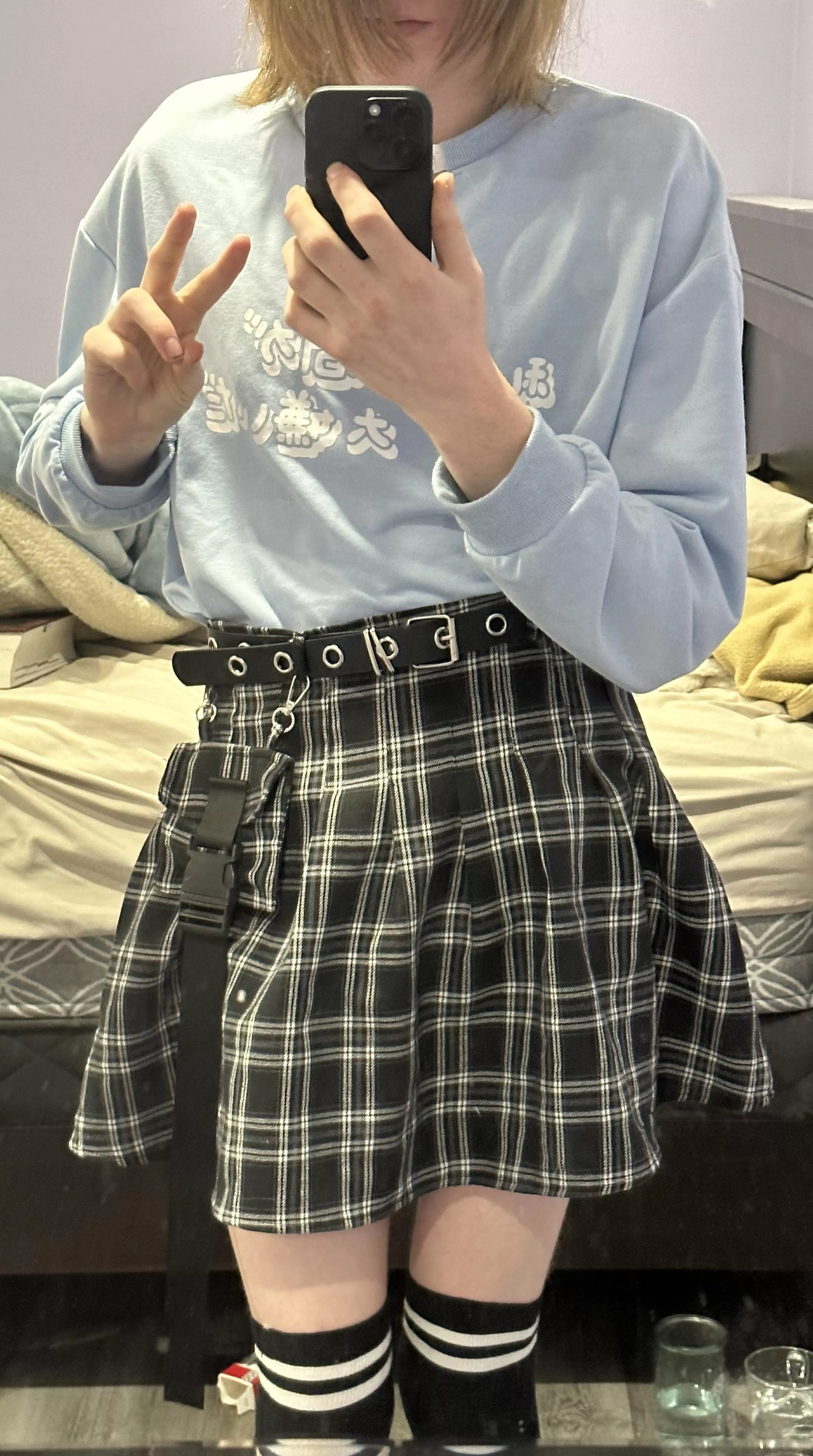 Hii, I can’t think of a title :( posted by Lumpy_Acanthisitta46