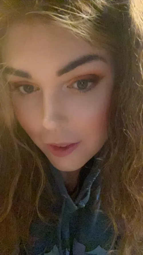 Hope your Monday is going well😁 by Savings_Bell558