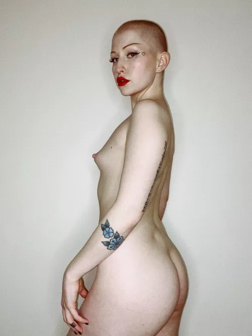 I know how to please you 😈 by bimboeyebrows