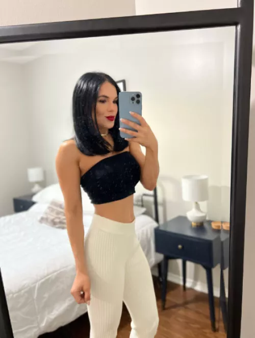 I like showing off my crop top by TonedTemptress