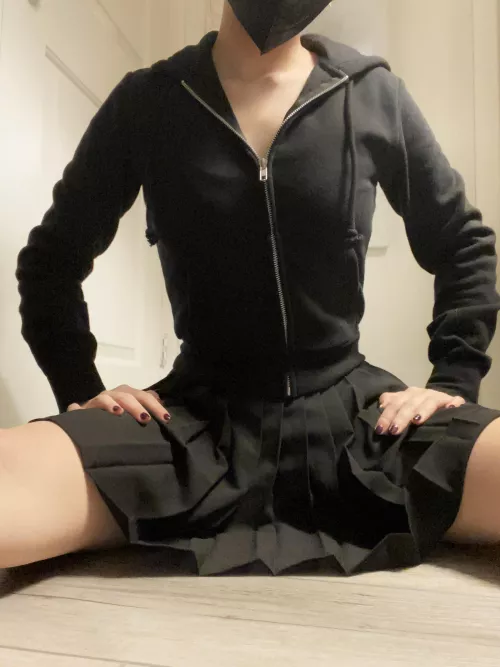 I love mini skirts :) by ToxieFangirl