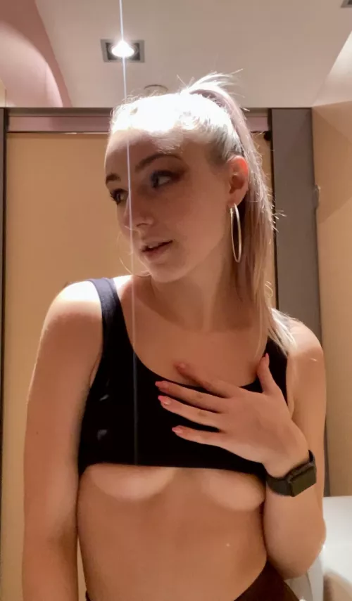 I'm so horny right now and nobody is messaging me... why? 😭 by petulkaxx