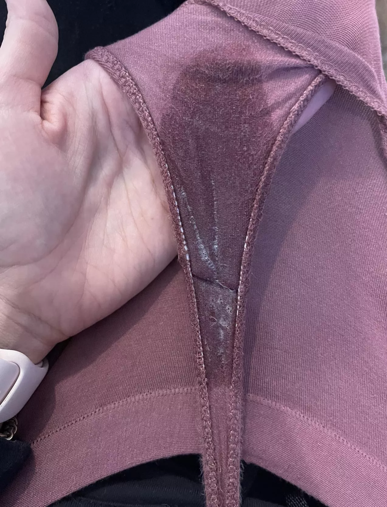 let me show you how wet my pussy really gets, always open for some fun 🙈 posted by hxybee13
