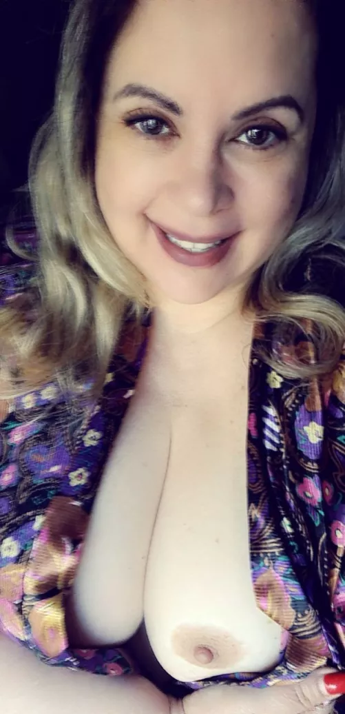 Lets get a shower babes 💦 by bbwnicoleann