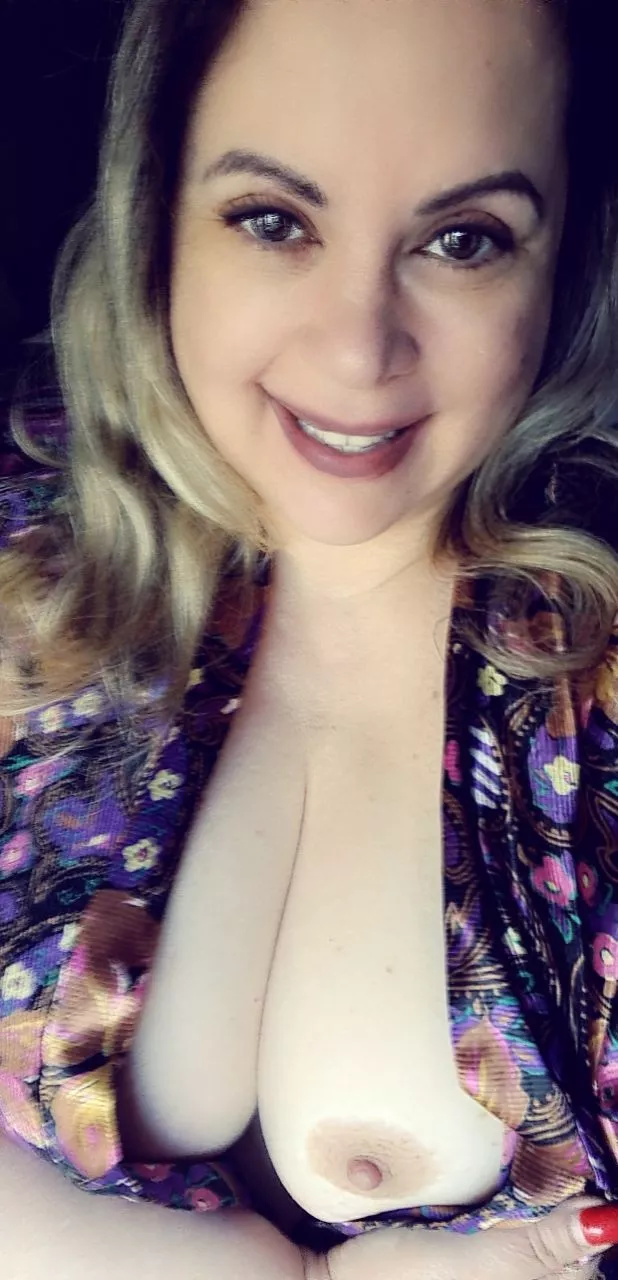 Lets get a shower babes 💦 posted by bbwnicoleann