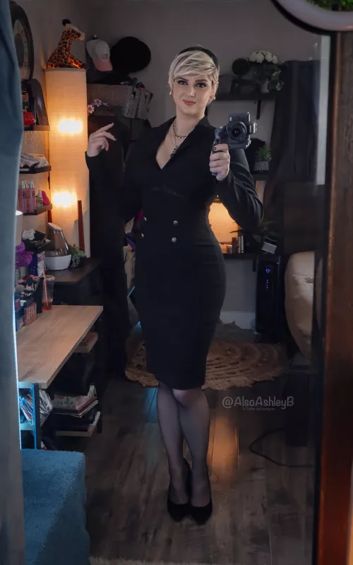 Look at me... I'm your boss now 🖤 by AlsoAshley