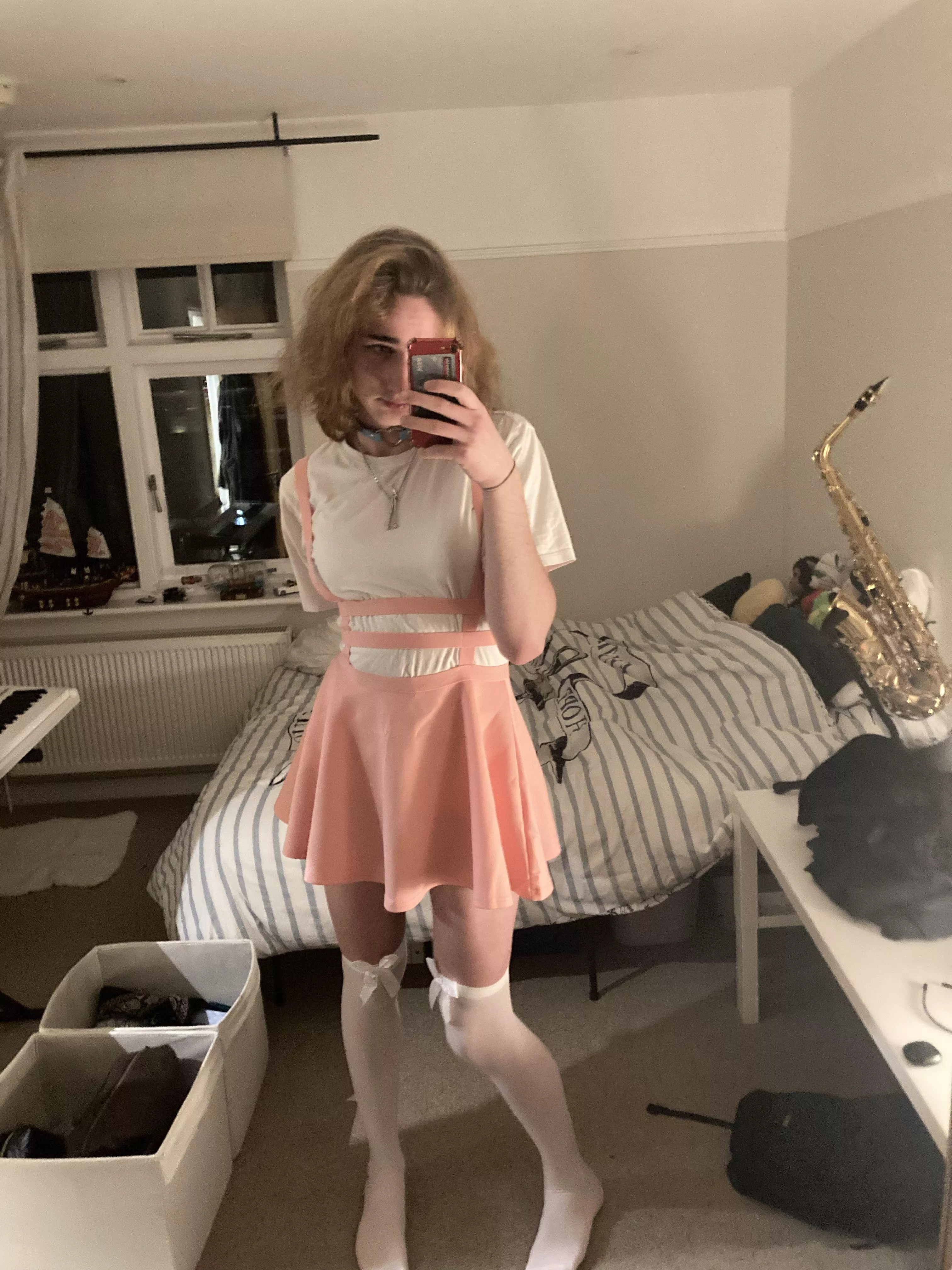 Looking cute in a pink skirt 🎀 posted by Cindy_Fem