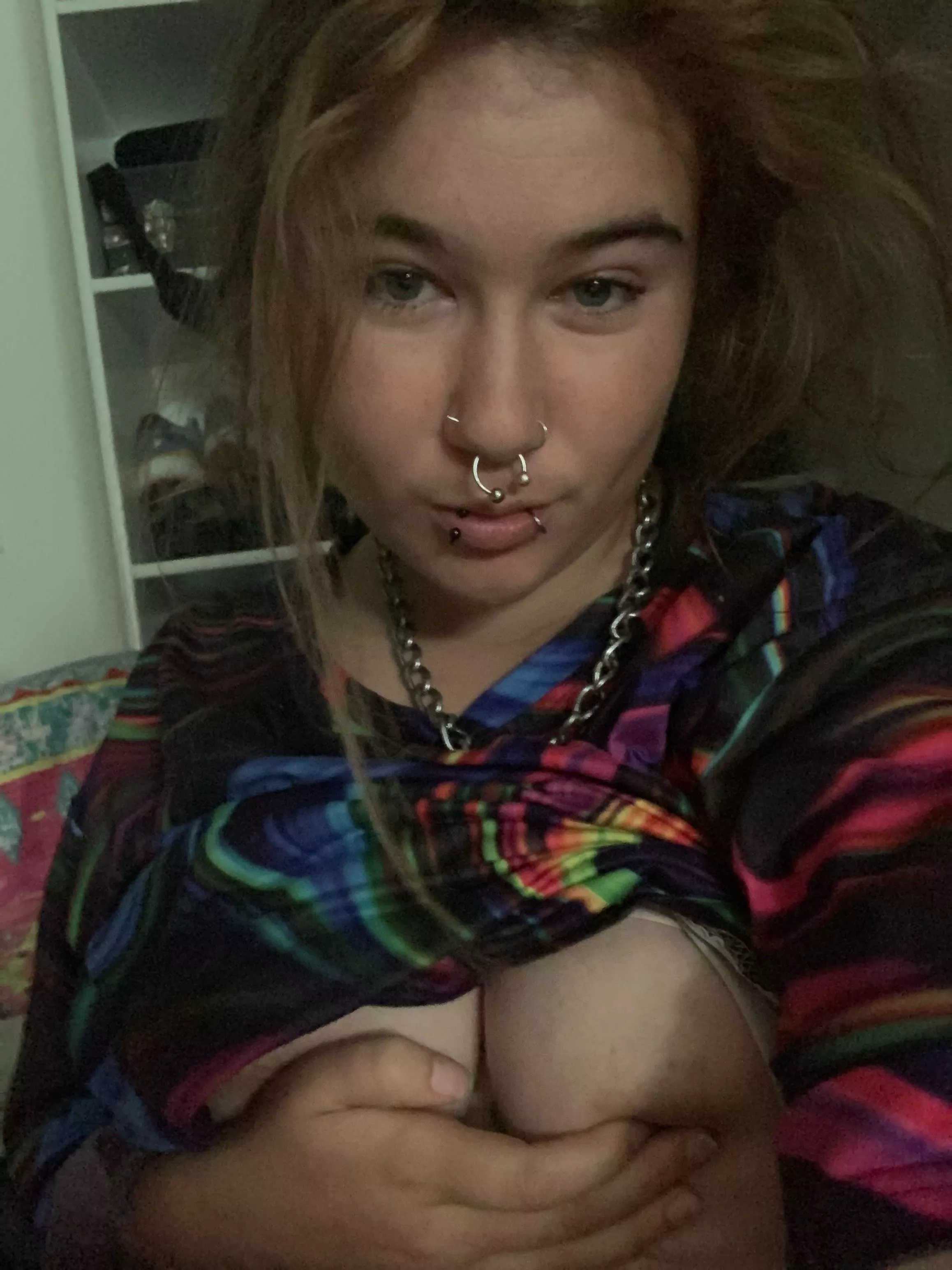 Morning hair and morning face (: 19f posted by Lovleywhitesinner