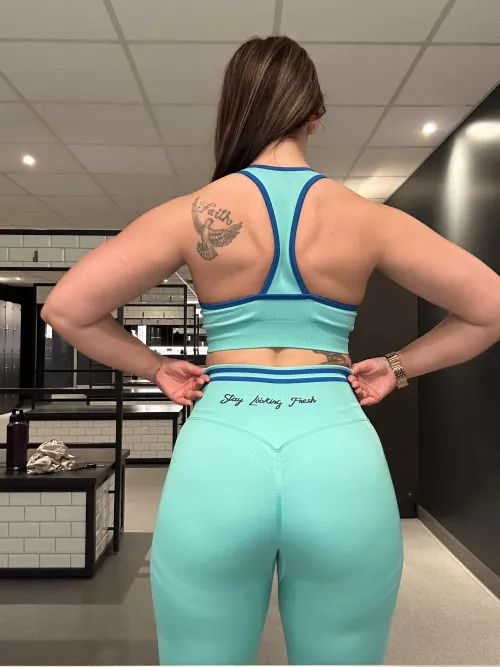 New gym set pose by babymommax