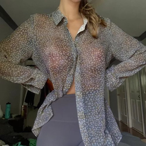 Nice floaty top, no bra! by FelicityMuse