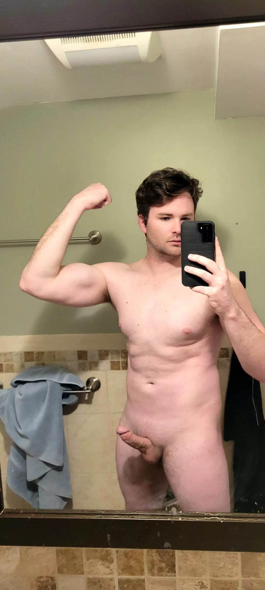 Post gy[m] 6'4 posted by spurs42