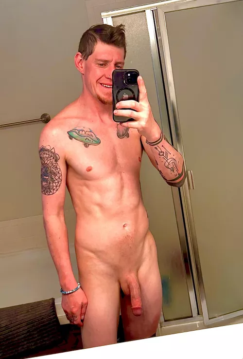 Really wanting to be a nude model and hoping someone likes this that has some connections! (M) 31 by RoddieRod979