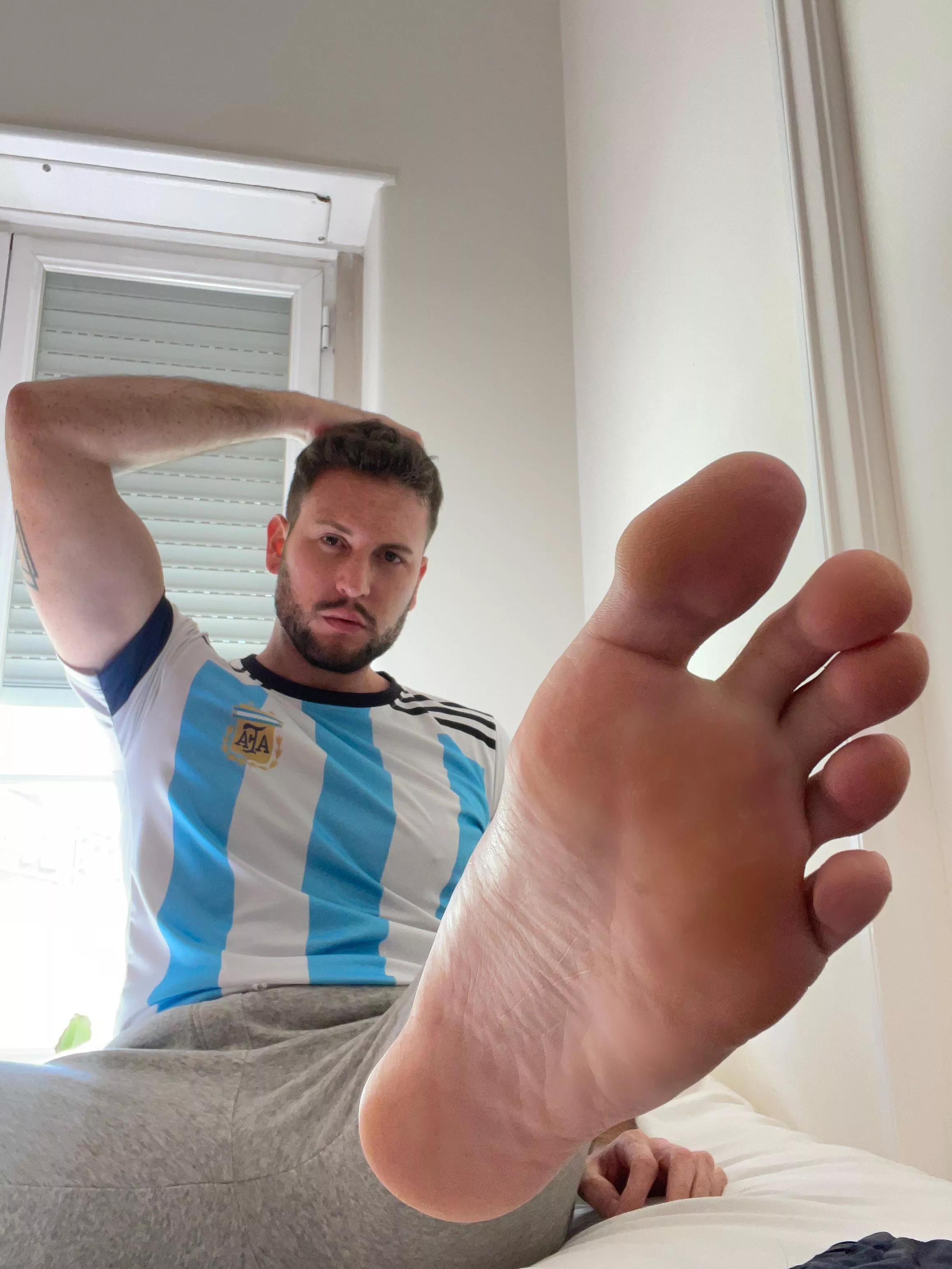 See you in the showers posted by lospiesdejavi