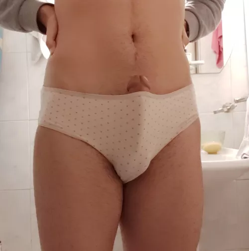 Seeing a cock bigger than mine makes me so hard 🤭 by TripleLLC