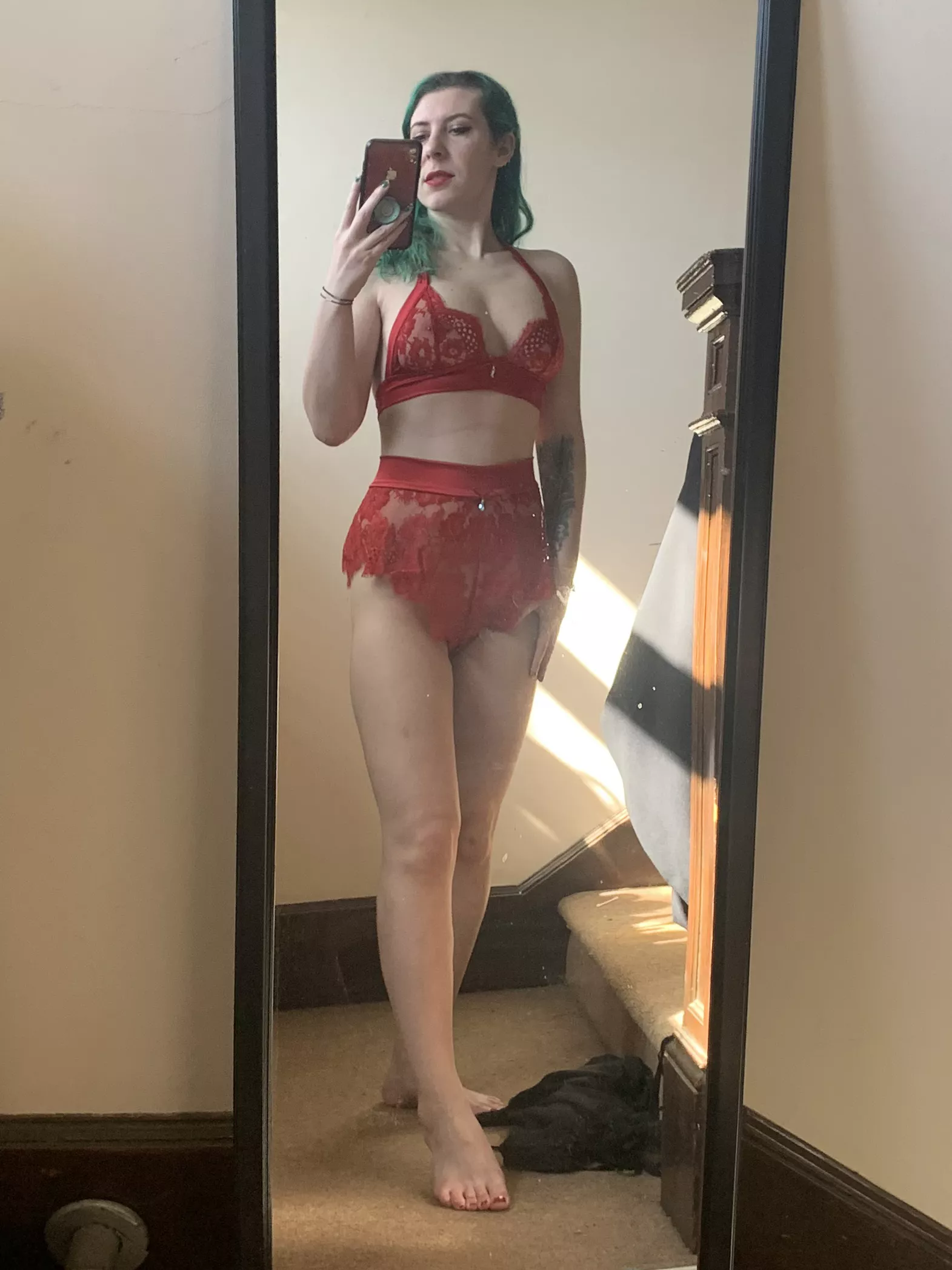 Sexy in red posted by sirenskiss3