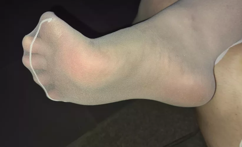 Sniff or lick 😋 by femfeetbb