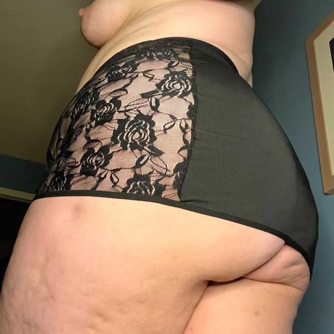 The label said “skirt” but this is really more of a glorified belt. posted by MrsBushy