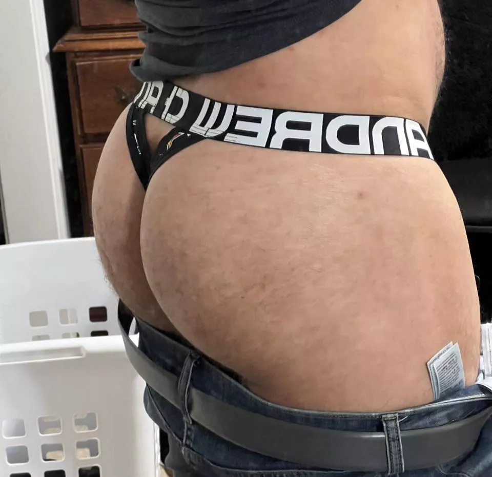 These are rather comfy. Haven’t had a ‘Y! back thong before. Feels… breezy lol posted by freelinzberg