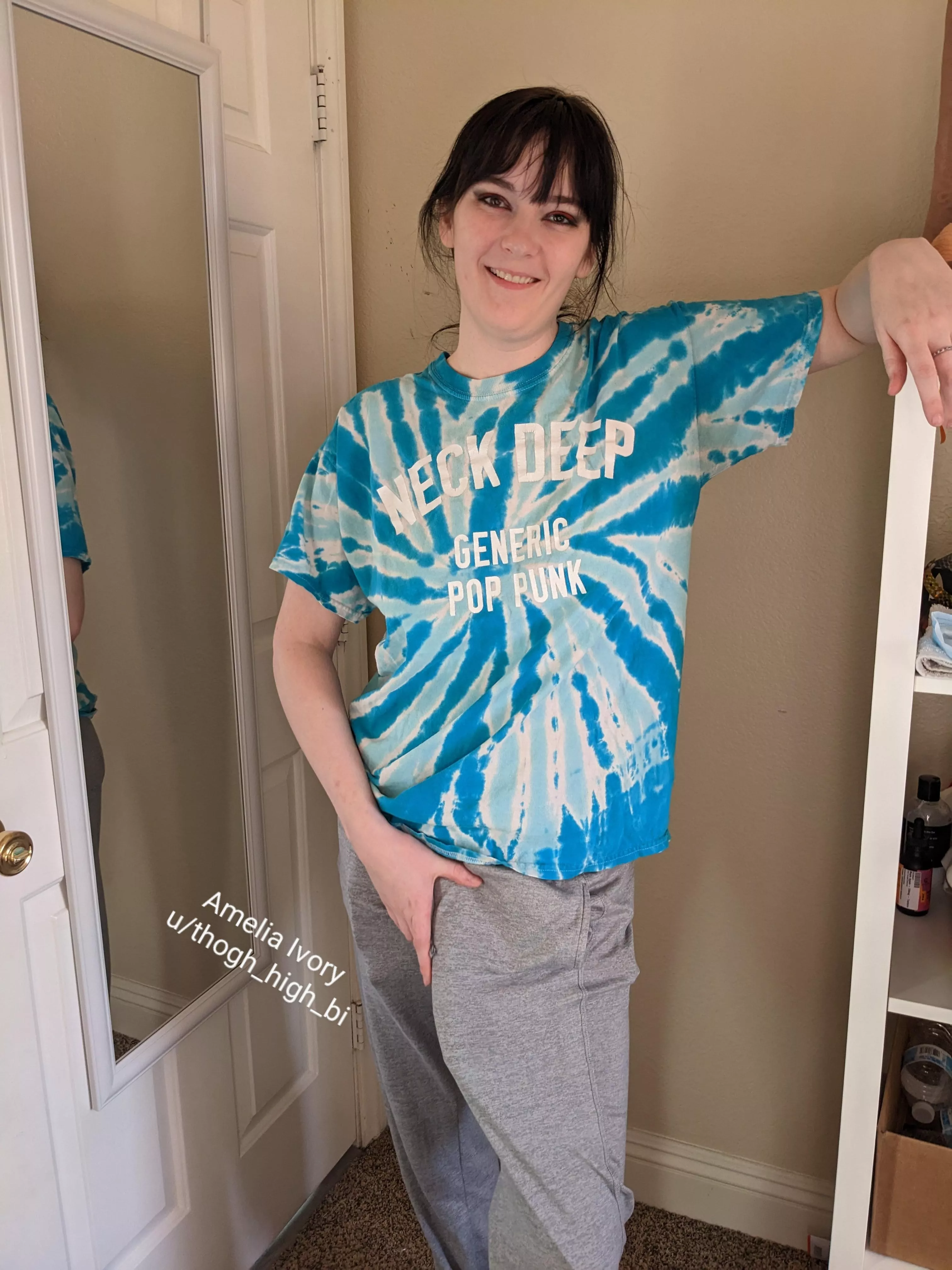 These sweatpants really show off my girth posted by thogh_high_bi