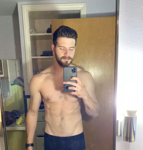 Think I have enough muscle to impress my gym crush? by mainejock98