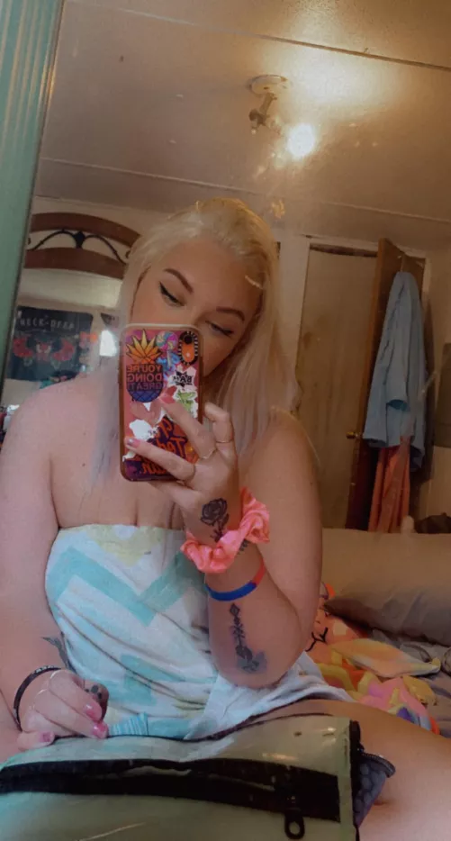 Towel on or off? by lindsaycapuano19