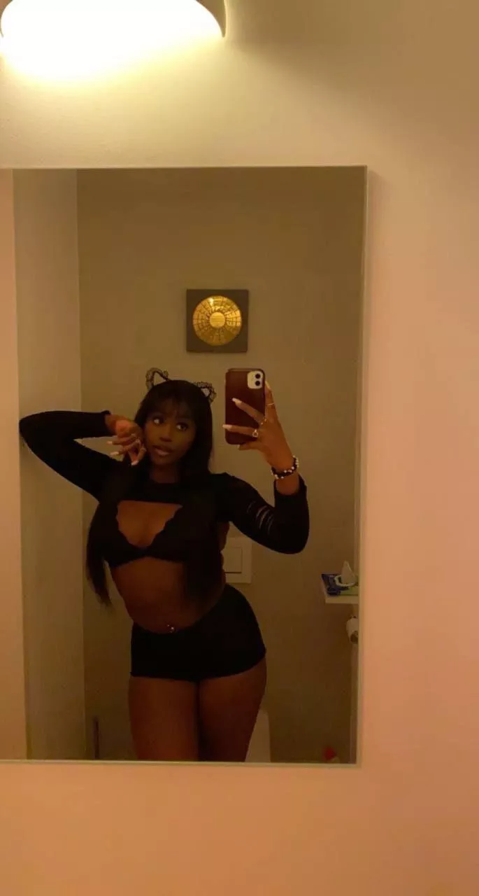 Tried this costume, is it cute? (19y) posted by vainacreage