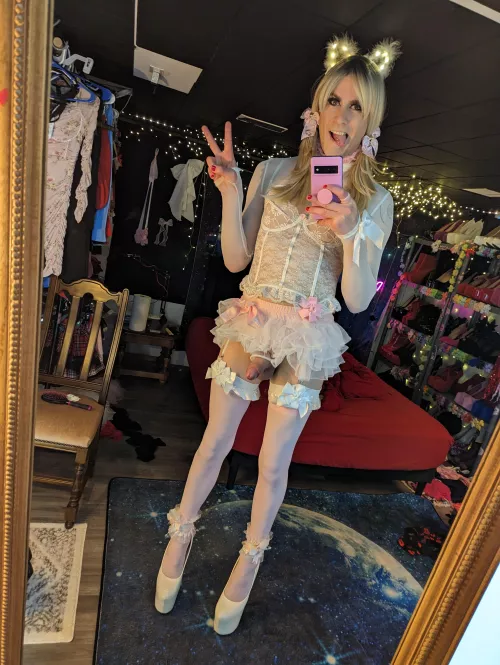 Wearing this outfit makes me so horny! by Druslan