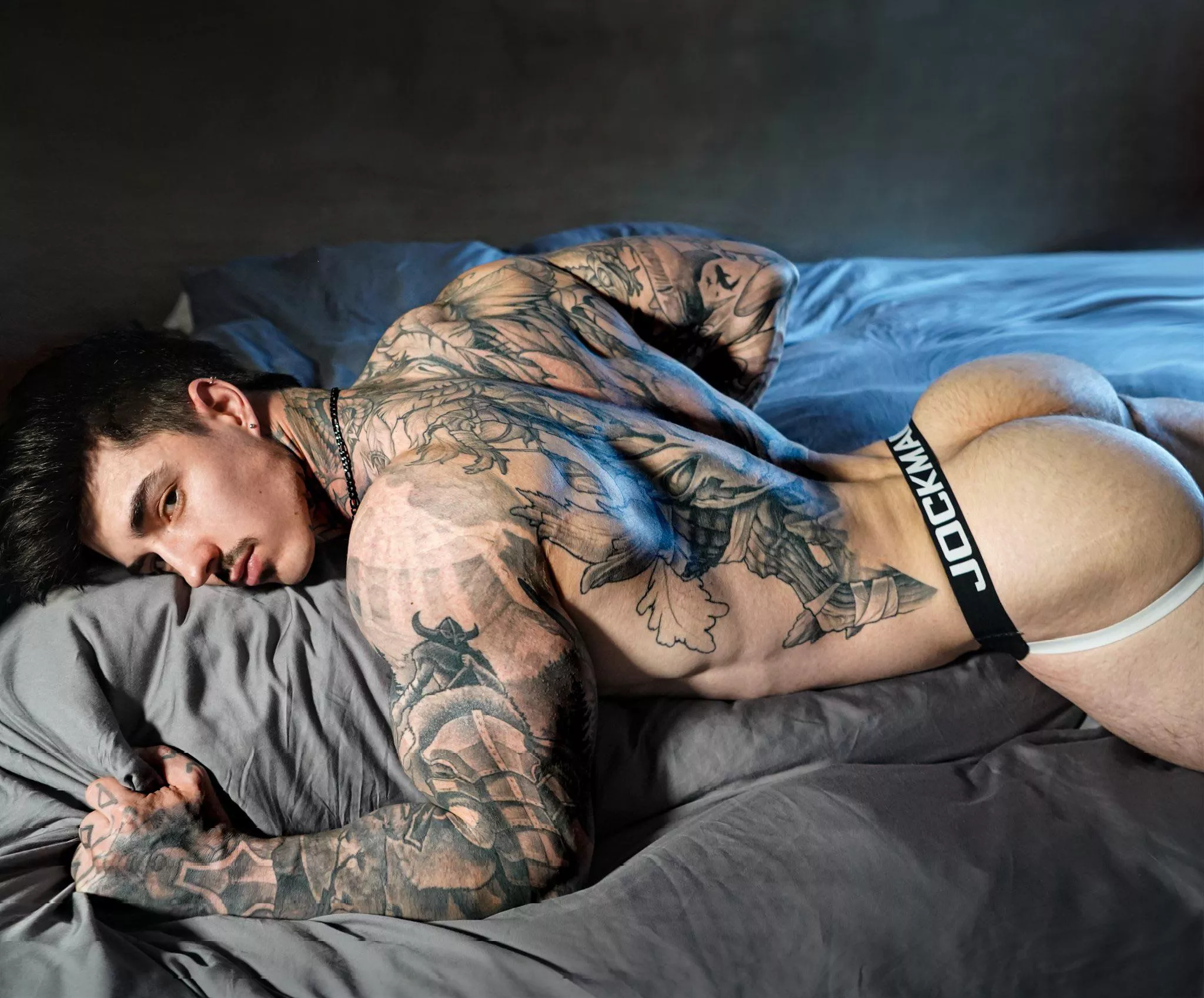 Who’s gonna massage it for me? posted by Jakipz