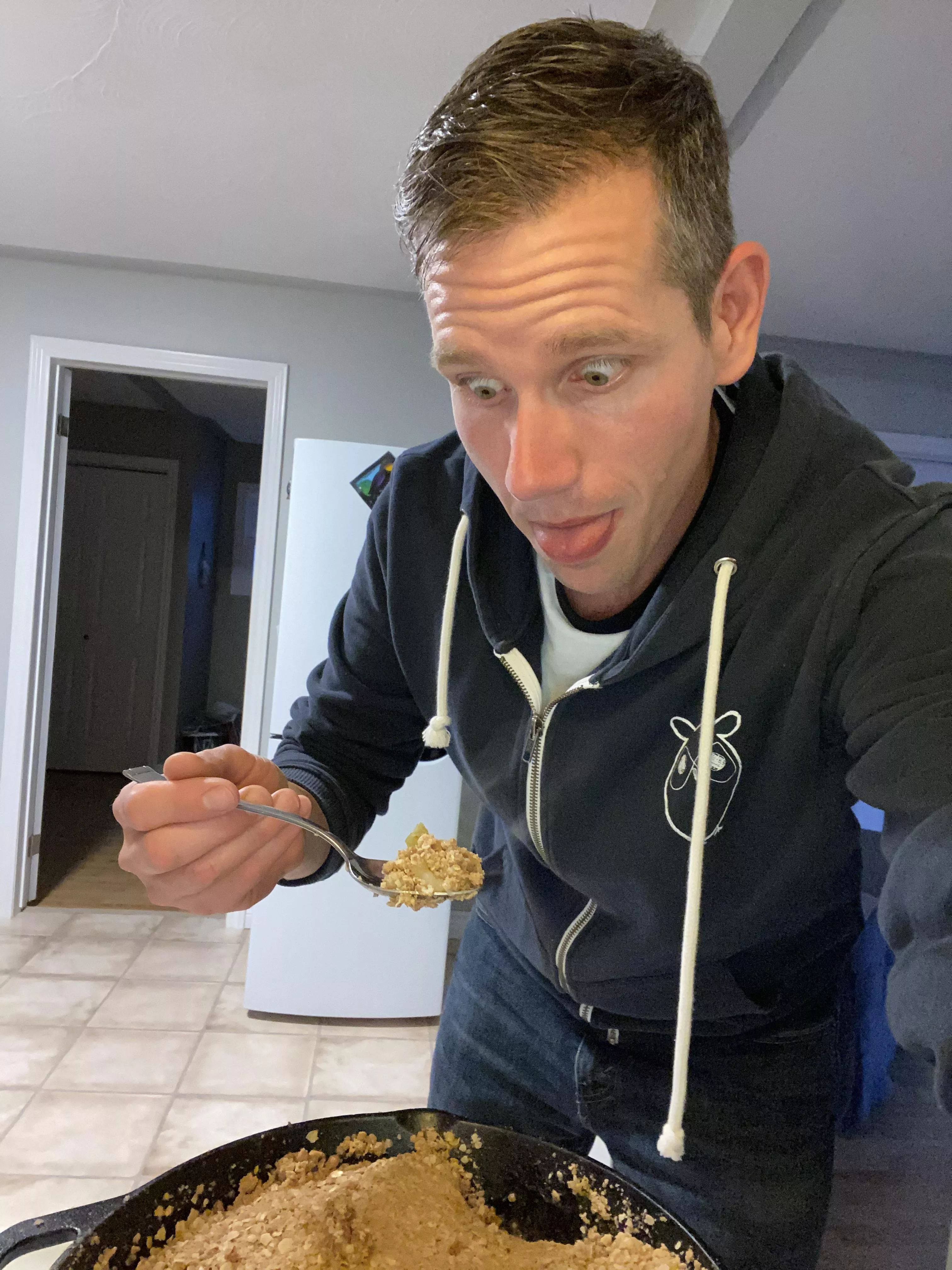 Why wants to share this apple crumble ? posted by tril-lyseh