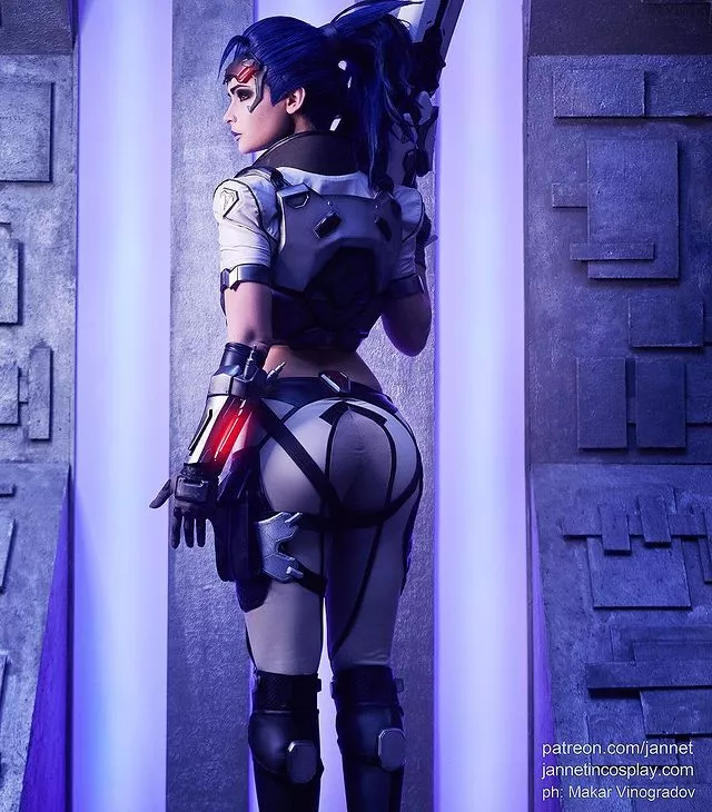 Widowmaker from Overwatch, by JannetIncosplay.~ posted by JannetIncosplay