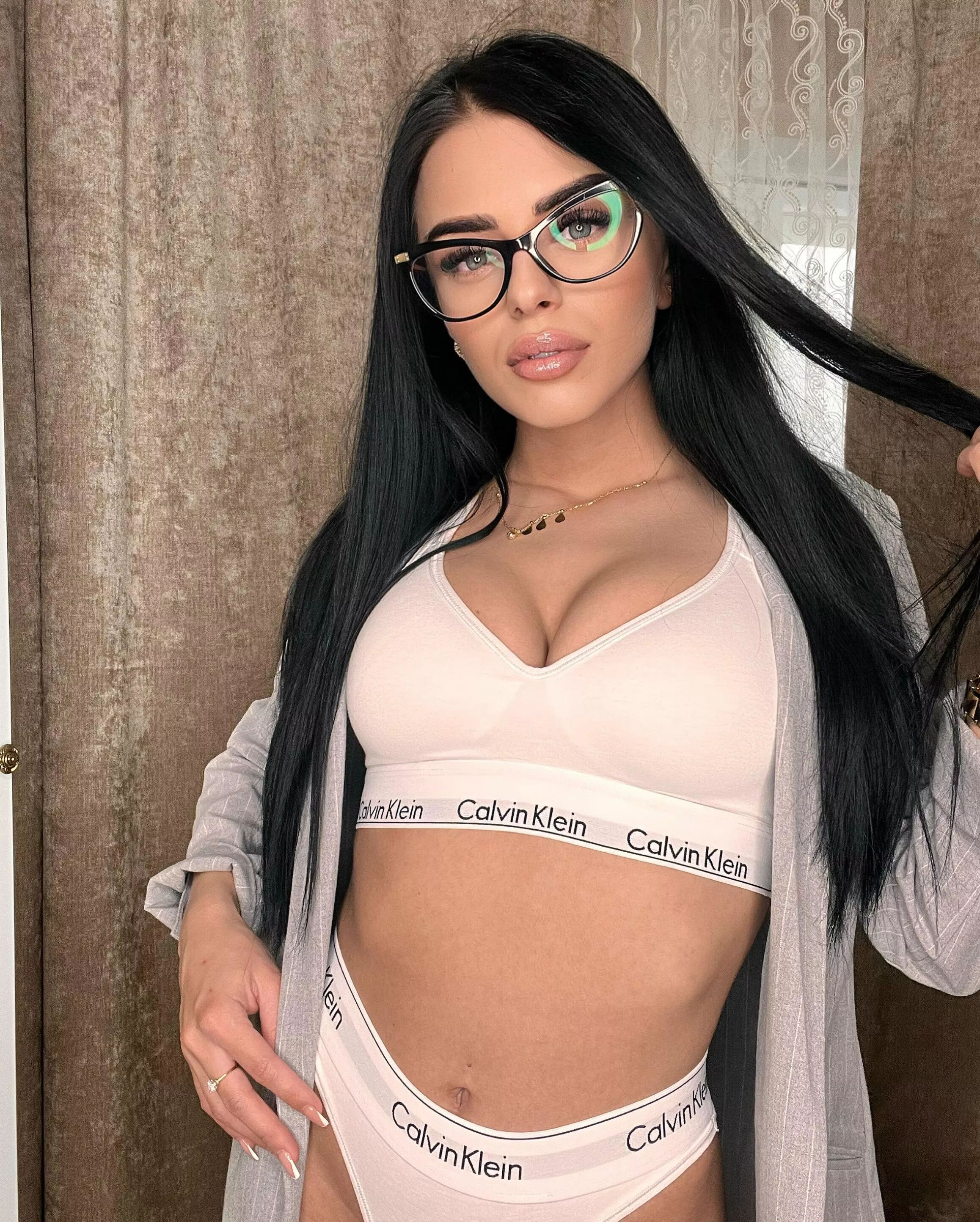 Working hard to be your dream girl posted by HannahSwane