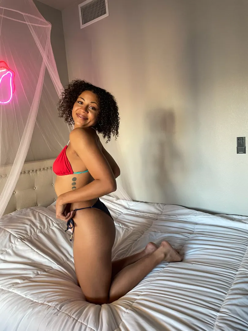 Would you date me? posted by Skeify