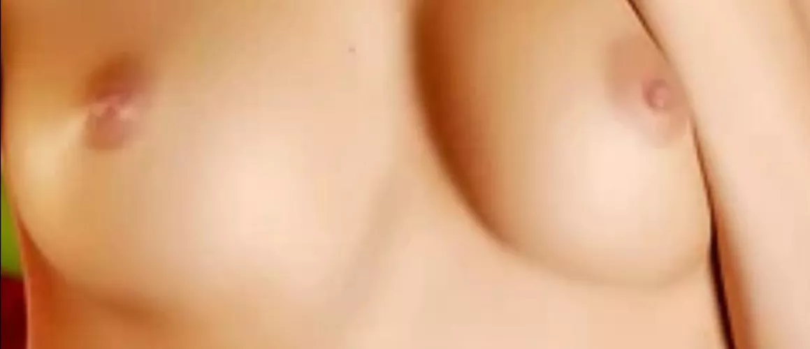 18F What Do You Think? by Tinyminislut