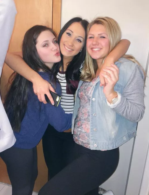 2 sisters 1 friend by FapBankkxxx