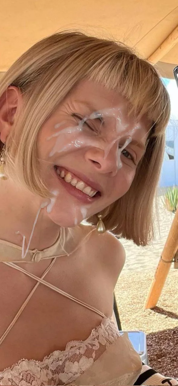 Aurora Aksnes posted by TesticleFiend