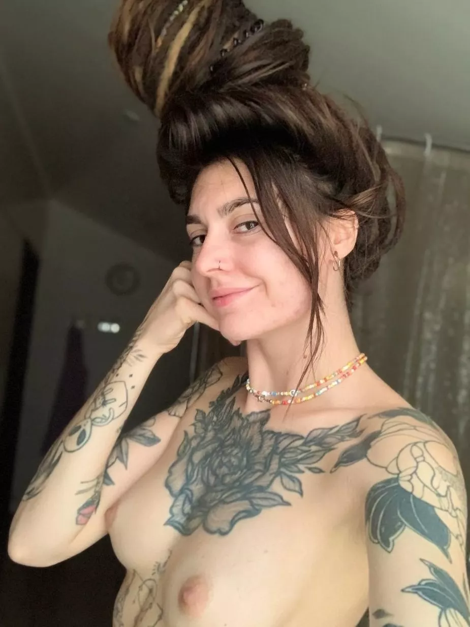 Come have a bite 😏 posted by Gloria_Rivera