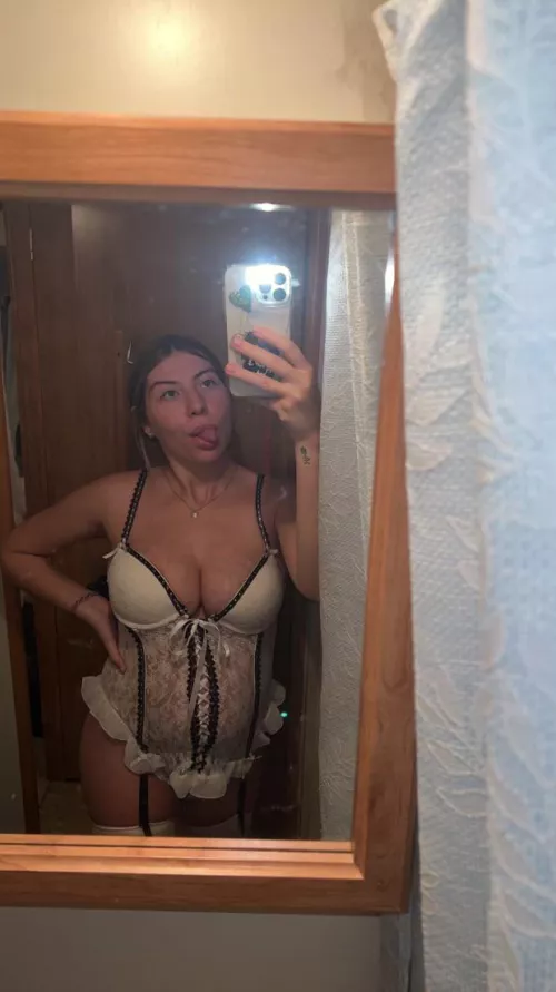 do you like how my sexy little outfit is bursting at the seams with my belly?🤭 by CheezyyBread