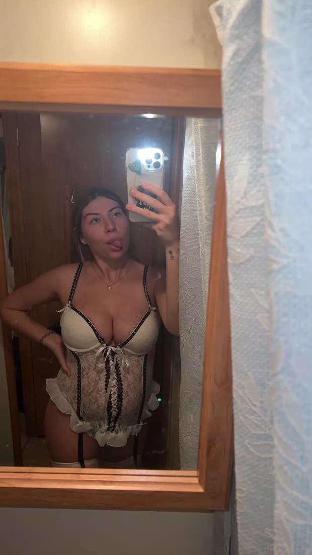 do you like how my sexy little outfit is bursting at the seams with my belly?🤭 posted by CheezyyBread