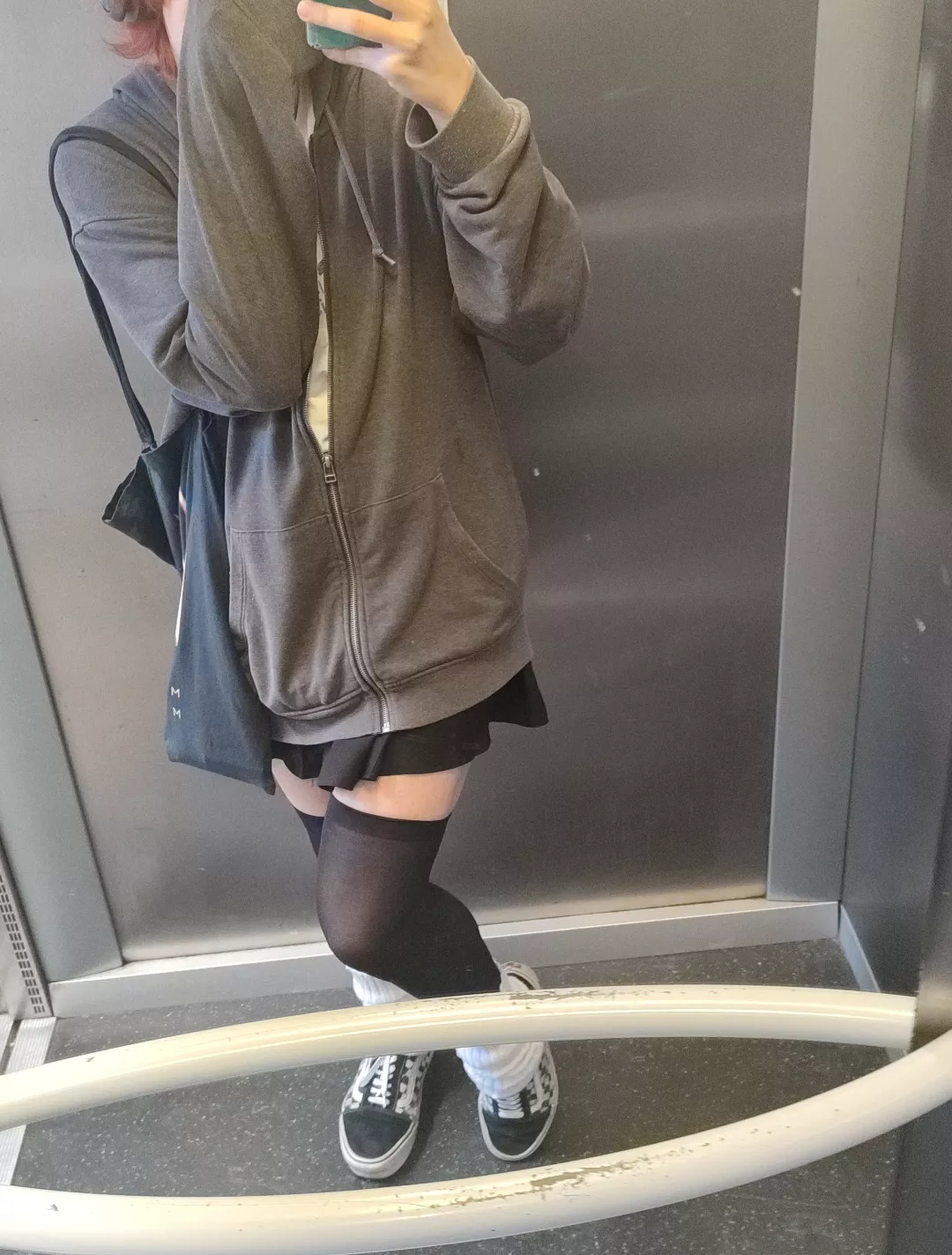 feeling cute today! (⁠・⁠∀⁠・⁠) posted by Lemon-Pride-9801