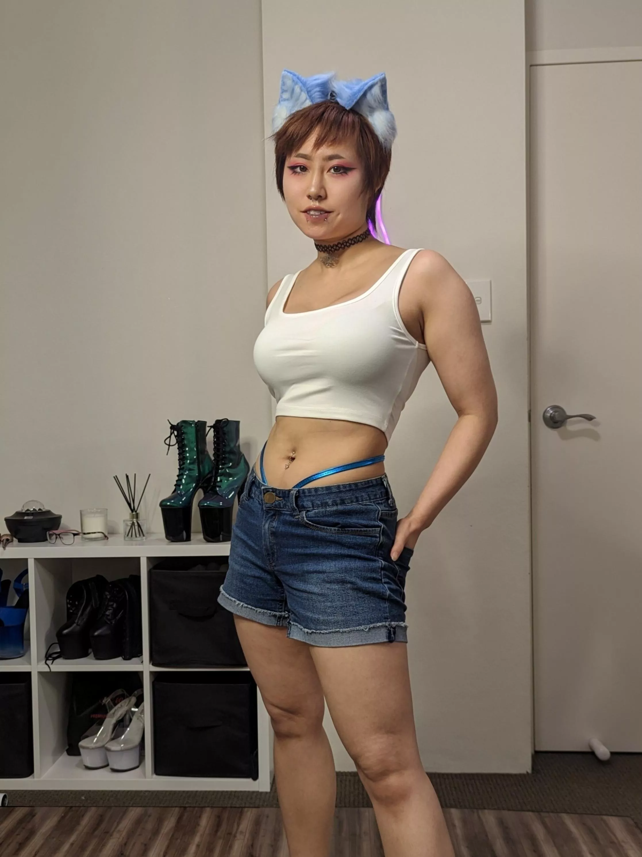 [F]I just love visible thong strings! posted by CeraphsEmbrace