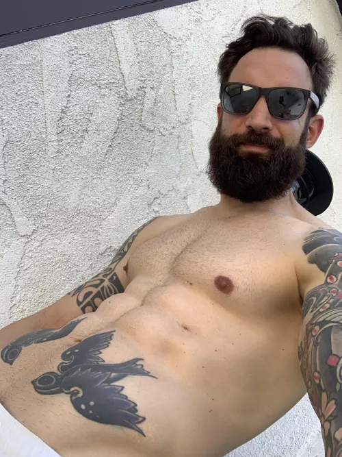 Got a bit of chest hair going on by tepelorn