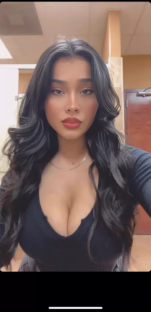 I must know her name by Kazadari