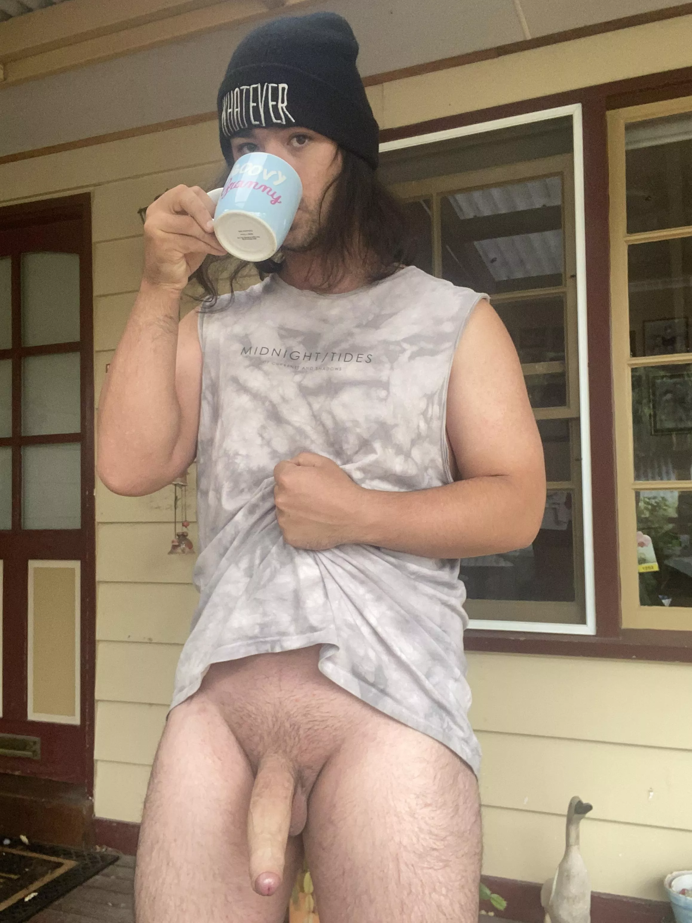 I wonder if any of my neighbours want to come suck my cock posted by MasterShwa