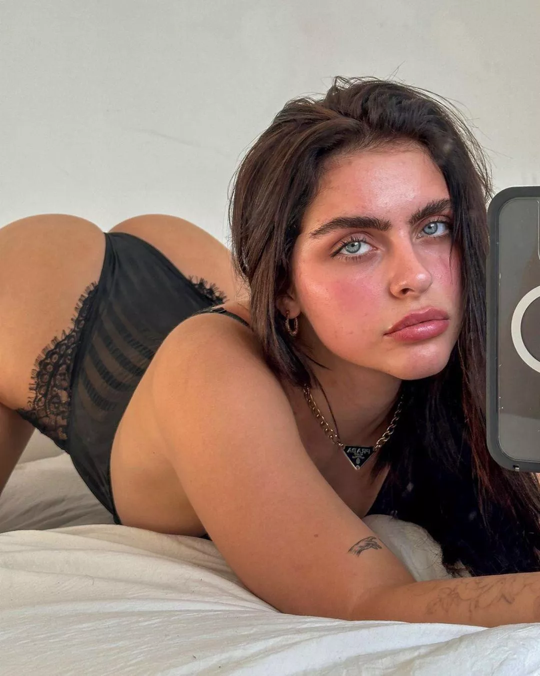 Lauren Hamden posted by blockbleady